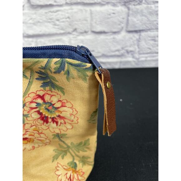 Handmade floral and denim fabric bag. The bag is one of a kind - Picture 5 of 5